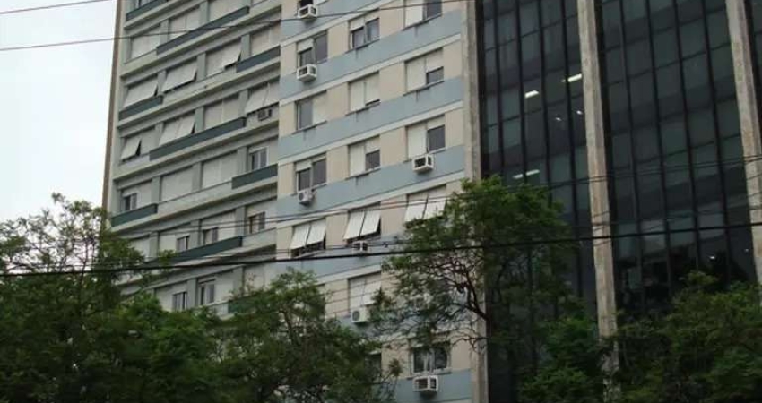 Apartamento à venda localizado na Rua Coronel Genuino, no bairro Cidade baixa em Porto Alegre. Este imóvel conta com área construída de 104m², living 2 ambientes oferecendo 3 quartos, suite, depenedên