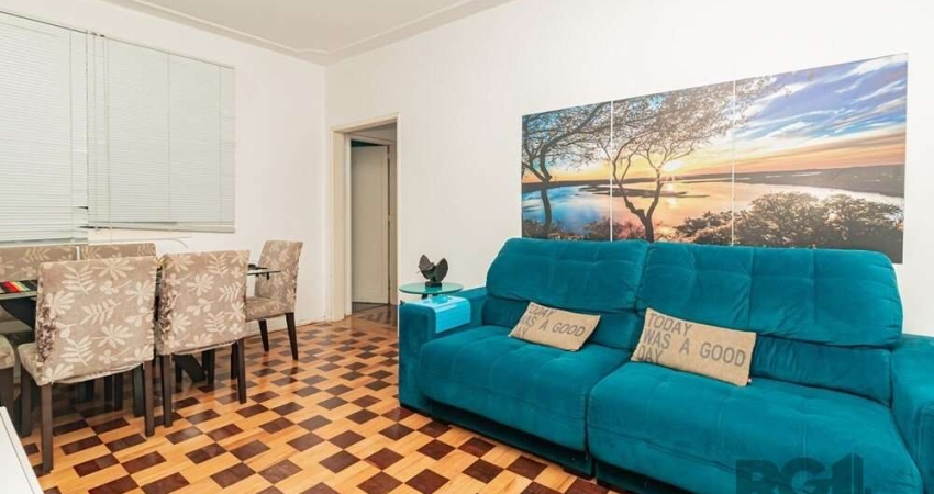 APARTAMENTO DE 76m² COM 2 DORMITÓRIOS, 1 BANHEIRO, SALA, COZINHA, LAVANDERIA E DESPENSA. Em excelente localização, na divisa do bairro Auxiliadora com Mont'Serrat, este imóvel situa-se à rua Eudoro Be