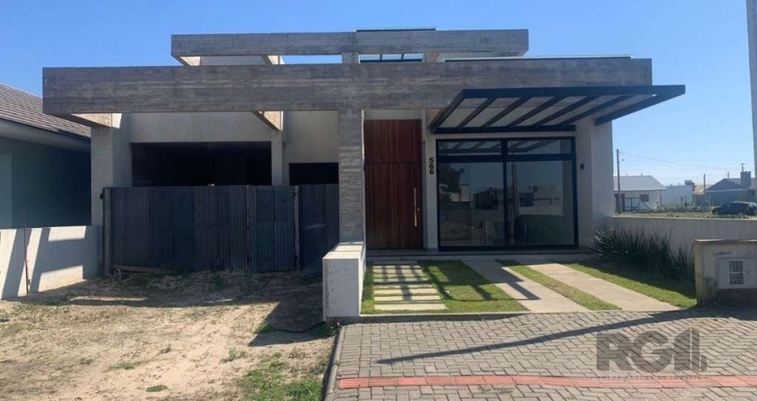 Casa geminada, em construção, à 200 metros do mar, com 85 m2.&lt;BR&gt;São 3 dormitórios, 1 suíte e 2 banheiros para maior conforto de todos.&lt;BR&gt;A qualidade dos materiais utilizados na construçã