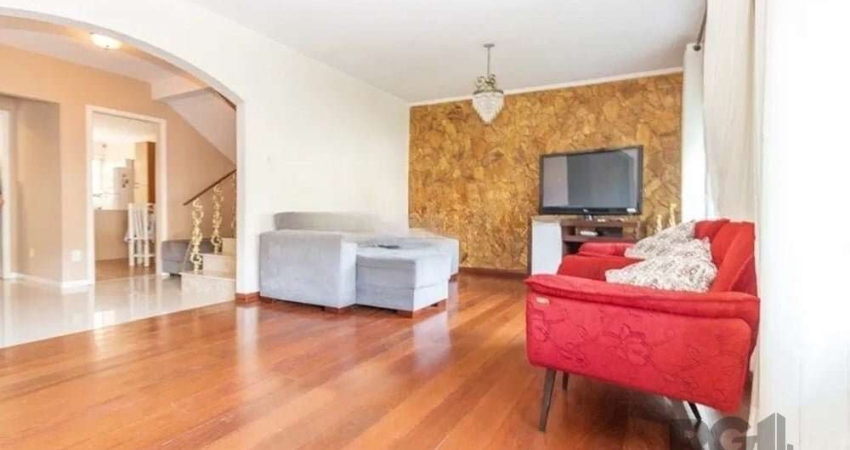 Casa de 239 m² Charme e Elegância Convido você a conhecer esta casa, uma oportunidade única para quem busca uma residência que possa ser moldada ao seu estilo e que atenda todas as suas necessidades! 