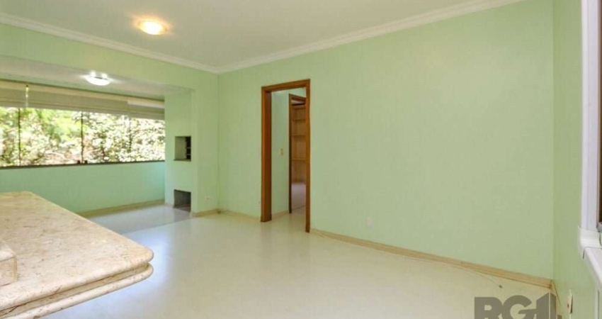 Descubra o seu novo lar no coração do bairro Auxiliadora, em Porto Alegre! Este encantador apartamento de 2 dormitórios combina conforto e praticidade em um espaço moderno e acolhedor. Ao entrar, você