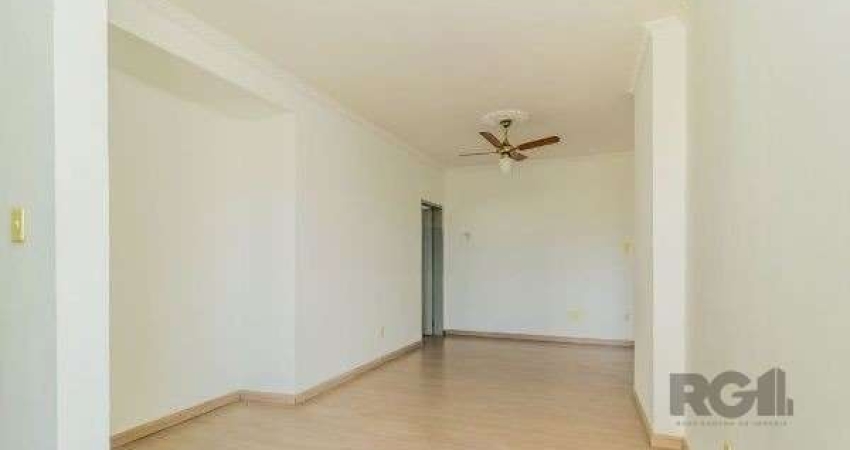 Apartamento de 3 dormitórios, banheiro social, cozinha, área de serviço e banheiro auxiliar. Possui junker, piso novo em vinílico, com ventiladores de teto, imóvel desocupado de fácil visitação. &lt;B
