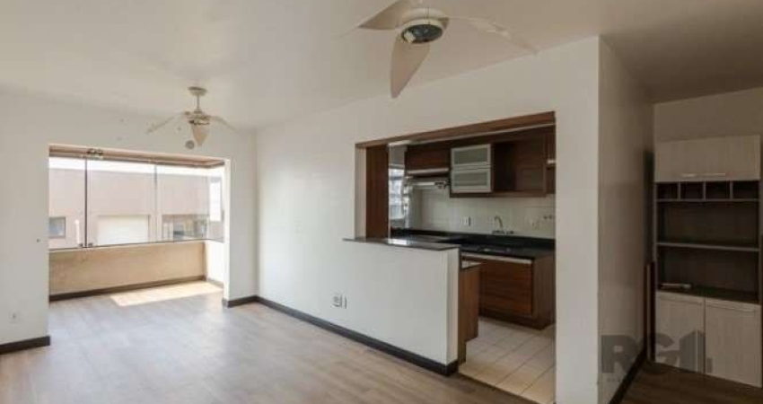 Apartamento no bairro Santana em Porto Alegre. 2 dormitórios, sacada integrada, semi mobiliado. Living 2 ambientes, cozinha americana sob medida, churrasqueira, lavanderia separada.&lt;BR&gt;Condomíni