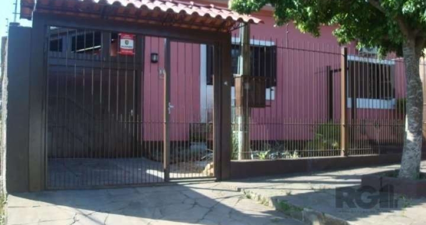 Casa com 4 quartos à venda na Avenida Quaraí, 517, Nonoai, Porto Alegre