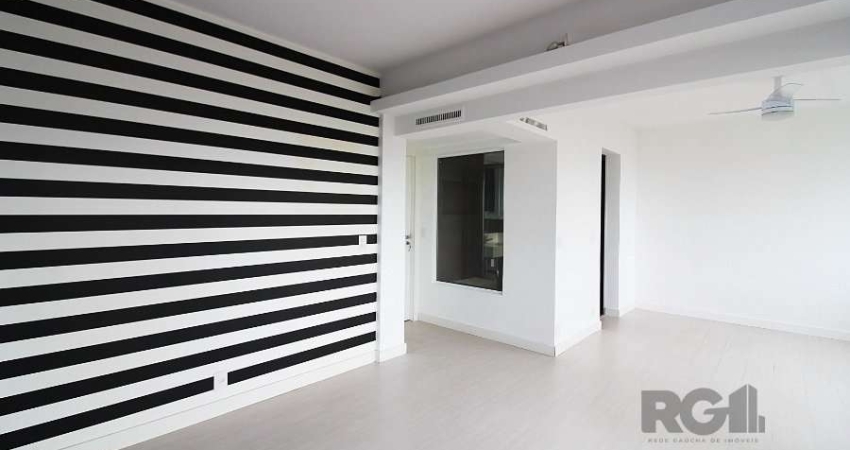 Venda Apartamento 3 quartos,  no bairro Moinhos de Vento com 2 banheiros, 1 lavabo, sem garagem