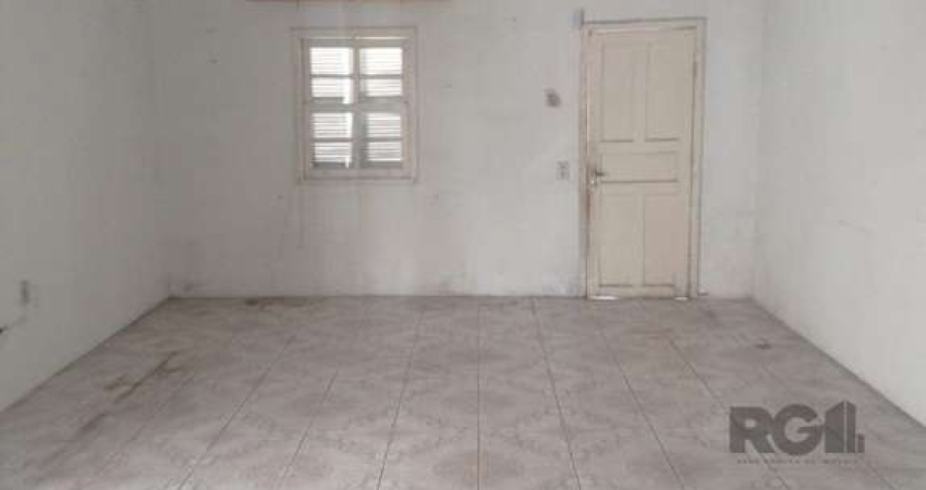 Excelente oportunidade! A venda Casa /sobrado  com 4 dormitórios ,3 salas grandes com janelas de madeira ,3 banheiros ,1 depósito,escada de alvenaria. Localizada  na Rua Luiz Afonso, Cidade Baixa. Com