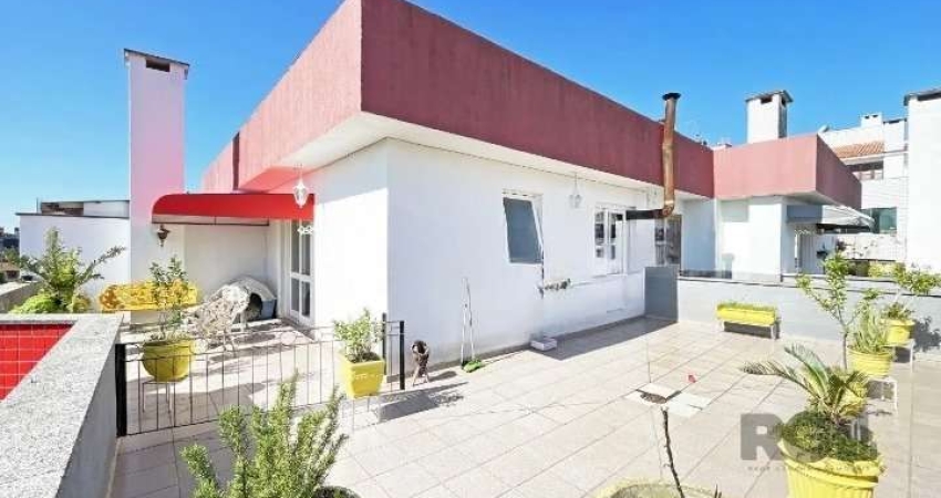 Compre  Cobertura de frente com vista, 200m² privativos, prédio pequeno, 03 dormitórios com suíte, living amplo, sacada integrada , cozinha , area de serviço . Cobertura com churrasqueira, banho socia