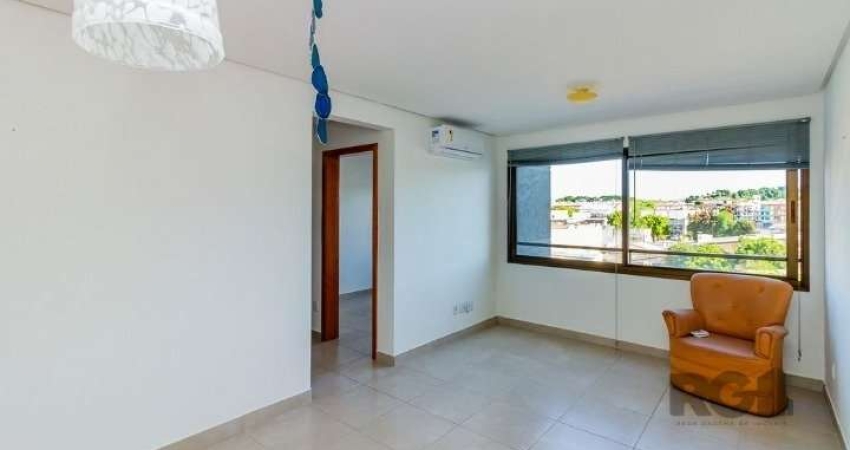 Apartamento semi-mobiliado, com 61,79m², 2 dormitórios, sendo 1 suíte, amplo living unindo sala de estar e jantar, churrasqueira, vaga coberta e escriturada. Localização privilegiada, à poucos metros 