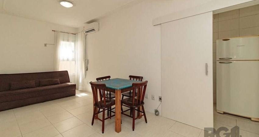 Se você está em busca de um novo lar ou de um investimento com retorno garantido no coração de Porto Alegre, não deixe de conferir este Studio à venda na vibrante Cidade Baixa. Localizado em plena Ave