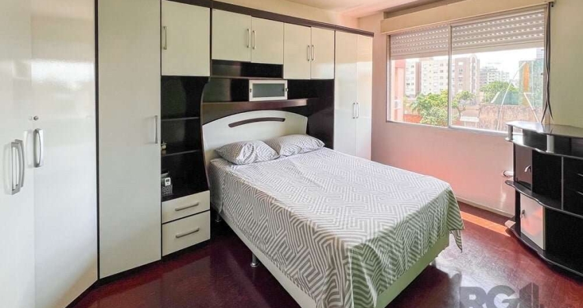 Descubra seu novo lar em Canoas, RS, em um apartamento acolhedor e funcional com preço reduzido, localizado na Rua Araçá, próximo a Churrascaria Brasil. Este imóvel exclusivo, pronto para transferênci
