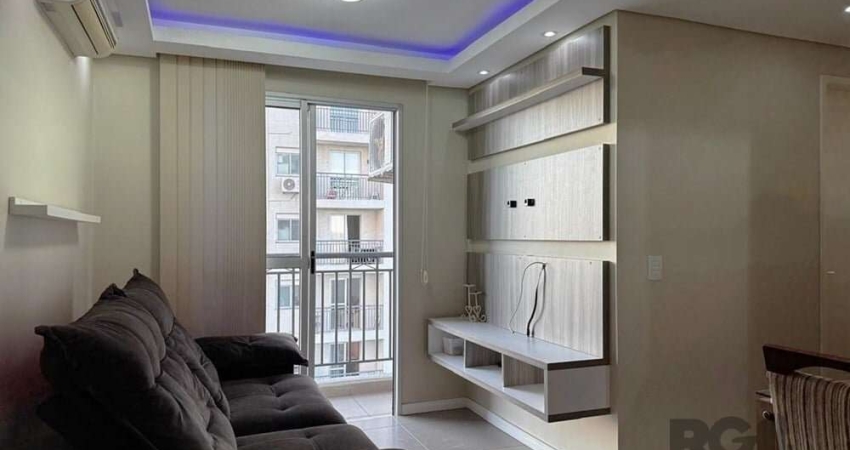 Apartamento com sacada e elevador, totalmente mobiliado e no 5ºandar! Venha conhecer este imóvel no Condomínio Alameda das Tulipas, na região que mais cresce em Canoas: o bairro Igara. São 3 dormitóri