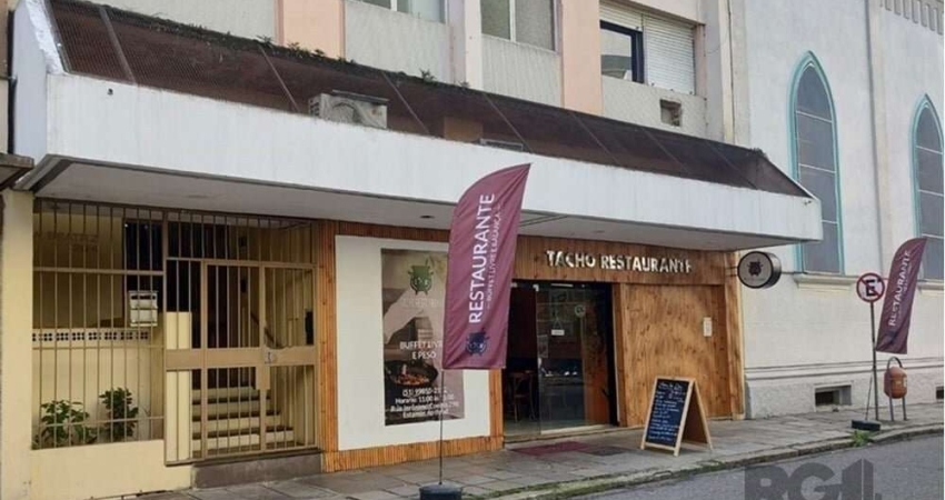 Descubra a oportunidade de investir em uma excelente kitnet no coração do Centro Histórico de Porto Alegre! Esta propriedade residencial disponível para venda oferece retorno garantido e já está aluga