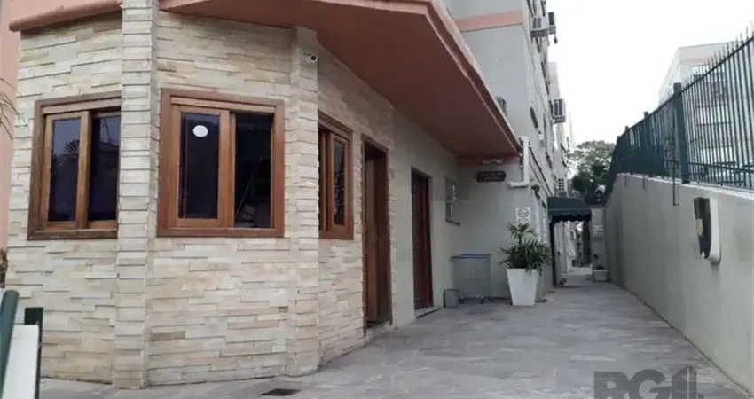 Apartamento 2 dormitórios, térreo, sala ampla, arejado e bem iluminado, com 1 vaga rotativa, no Bairro Santo Antônio. Lugar tranquilo. Parada de Ônibus a 1 quadra do Edifício. Padarias, Mercados, Farm