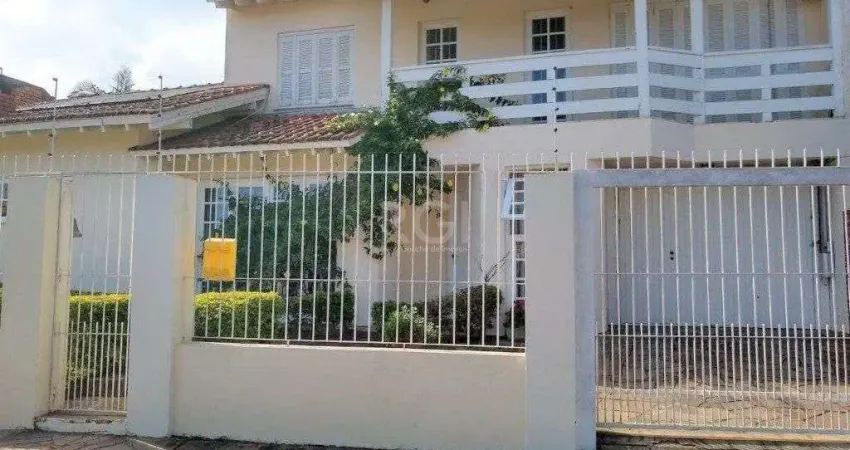 Casa para Venda - 264m², 3 dormitórios, sendo 1 suites, 3 vagas - Vila Nova