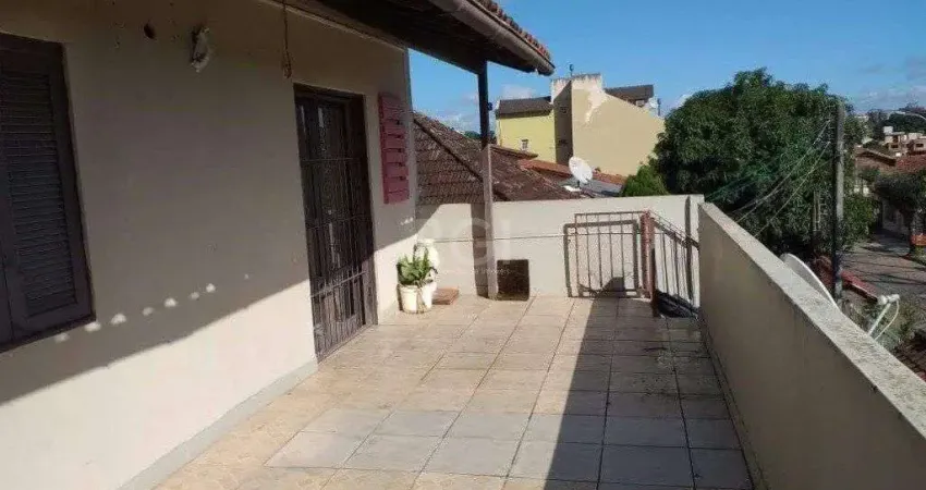 Casa para Venda - 200m², 6 dormitórios, 4 vagas - Tristeza