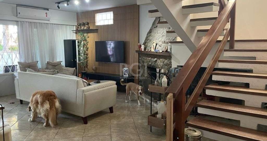 Casa com 4 quartos à venda na Rua Porto Calvo, 212, Ipanema, Porto Alegre