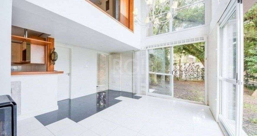 Casa à venda com 2 quartos, 255m² Rua CORONEL GOMES DE CARVALHO, Sétimo Céu, Porto Alegre