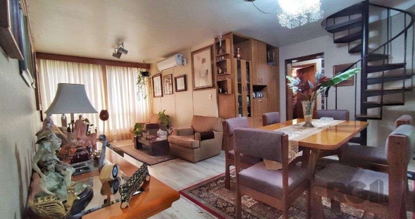 Cobertura no Bairro Petrópolis, 3 dorm., 1 suíte, 2 vagas.