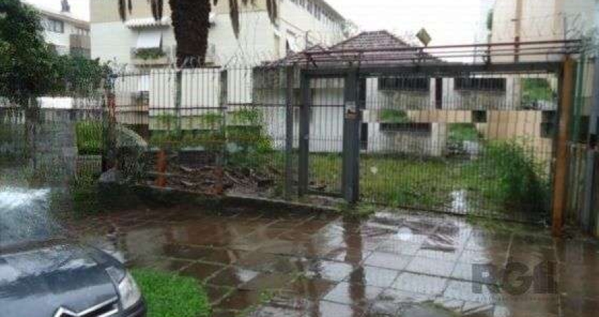 Casa à venda 350 m²  Rua Lagoinha, Petrópolis, Porto Alegre