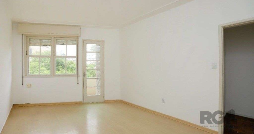 Apartamento 03 dormitórios no Bairro Santana em Porto Alegre.