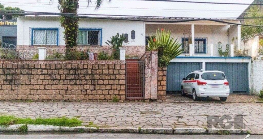 Casa para Venda - 240m², 3 dormitórios, sendo 1 suites, 3 vagas - Cristal