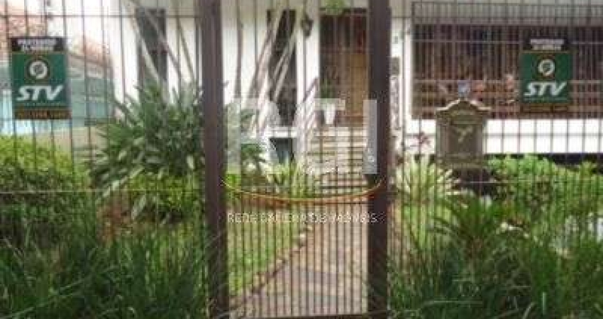 Casa para Venda - 330m², 4 dormitórios, 2 vagas - Glória