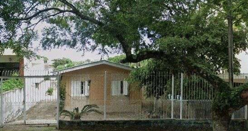 Casa de alvenaria, 03 dormitórios próximo a Av. Teresópolis