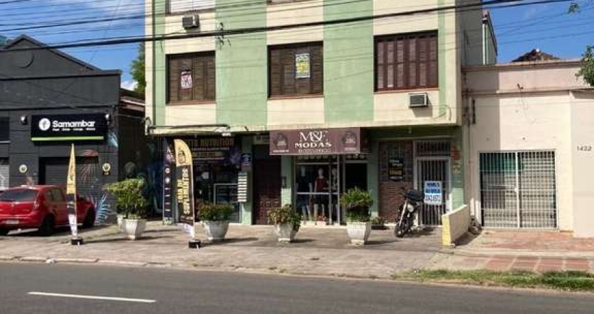 Apto de 02 dorm no Passo da Areia, de fundos, sol da manhã, 01 lance de escada