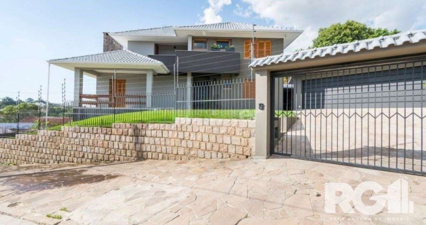 Casa com piscina, 3 dormitórios, 258m² privativos, no Jardim Itu.