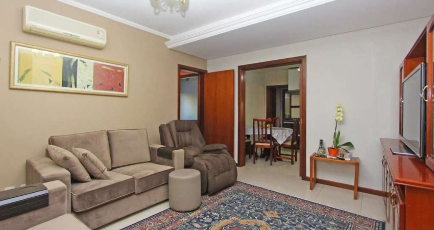 Ampla casa com 5 dormitórios e terraço no Passo da Areia