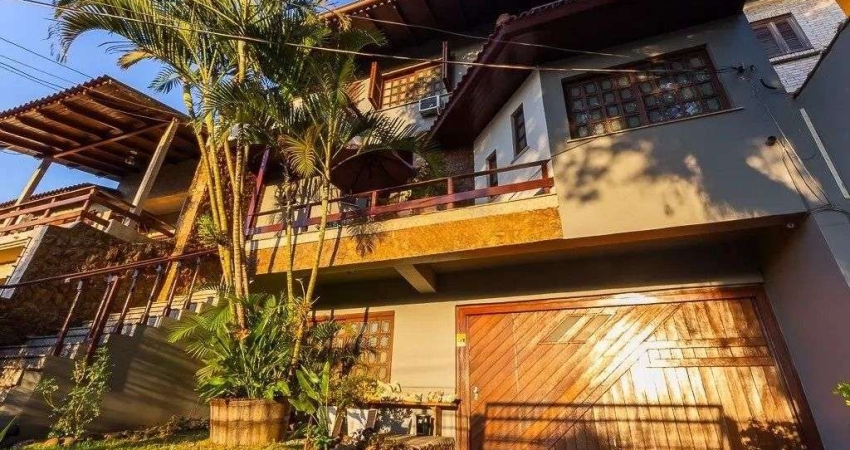 Casa espaçosa com 6 dormitórios e vista incrível no Cristo Redentor