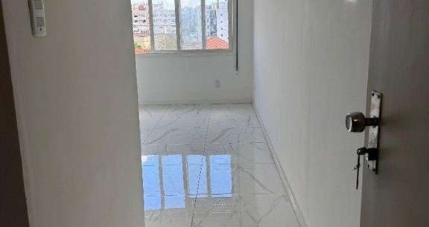 Apartamento com 54,70 m² de área privativa com dois dormitórios, sala, cozinha e área de serviço. Reformado.  Piso porcelanato