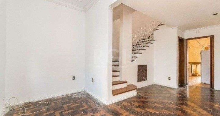Casa para Venda - 240m², 3 dormitórios, sendo 1 suites, 3 vagas - Santana