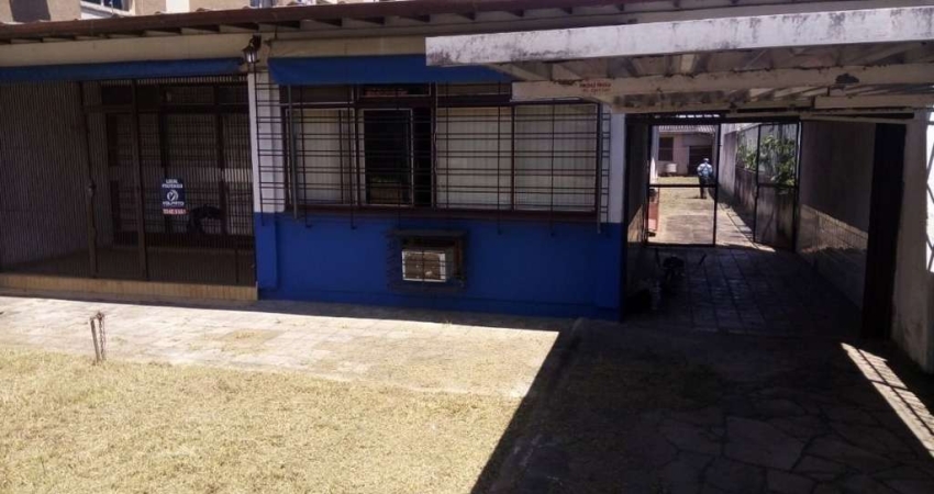Casa para Venda - 200m², 3 dormitórios, 8 vagas - Cristal
