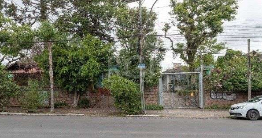 Casa para Venda - 200.81m², 4 dormitórios, sendo 1 suites, 5 vagas - Tristeza