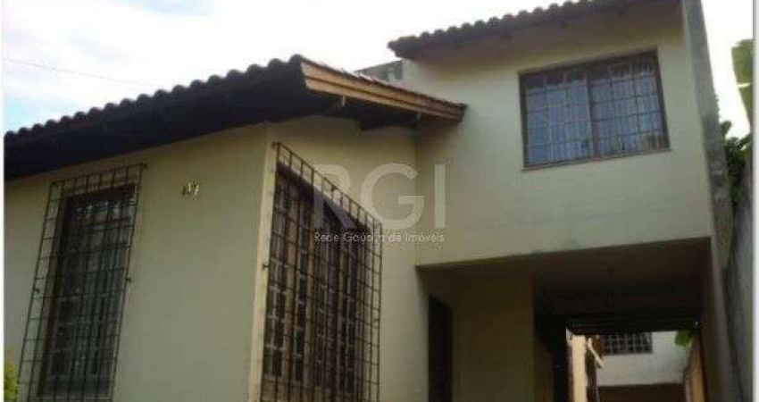 Casa para Venda - 240m², 4 dormitórios, sendo 1 suites, 4 vagas - Nonoai