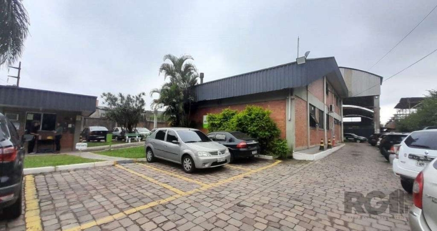 Prédio comercial com área total de 5.000 m² na rua Frederico Mentz, bairro Navegantes.