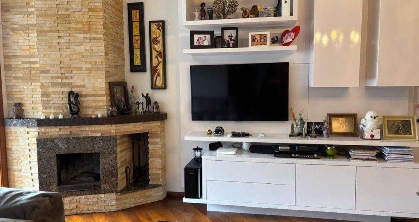 Excelente apartamento 3 dormitórios sendo 01 suíte, Sacada e com Òtima Posição Solar