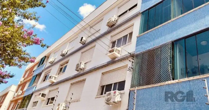 Apartamento 3 Dormitórios , dependência de empregada e vaga de garagem.