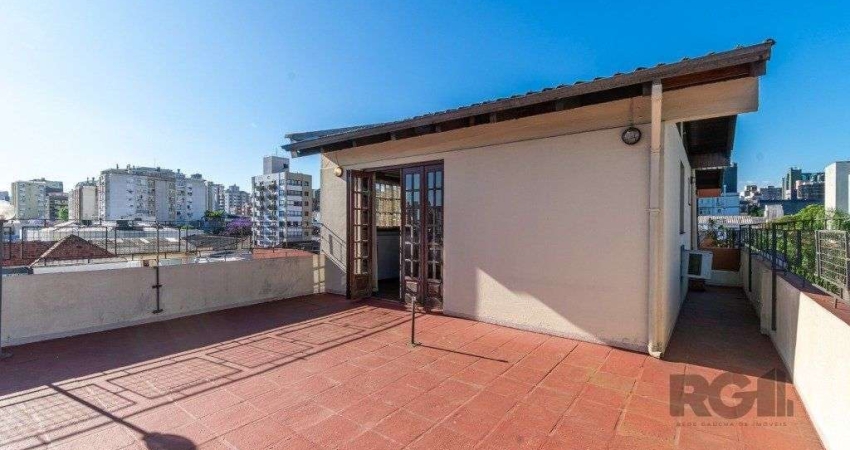 Cobertura no bairro Rio Branco de 2 dormitórios vaga e terraço