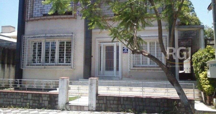 Casa para Venda - 510m², 6 dormitórios, sendo 1 suites, 3 vagas - São João