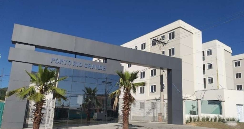 Apartamento de 2 dormitórios em condomínio com infra completa.