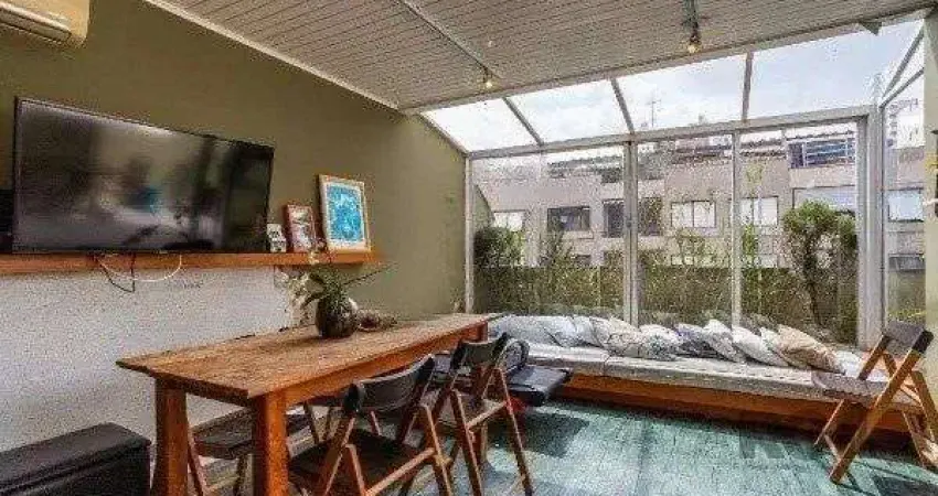 Bela cobertura com 3 quartos, incluindo 1 suíte, 2 vagas de garagem em localização privilegiada - 150m² - auxiliadora