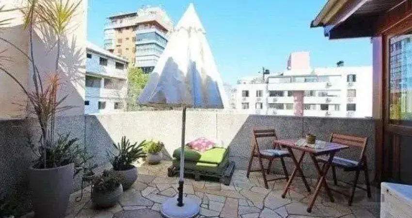 Vende-se bela cobertura 3 quartos com suíte, 2 vagas, dependencia completa em prédio com elevador - 220m² - floresta