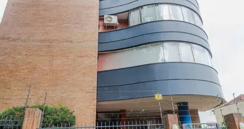 Cobertura de 3 quartos, 2 suítes e 2 vagas de garagem no bairro petrópolis poa