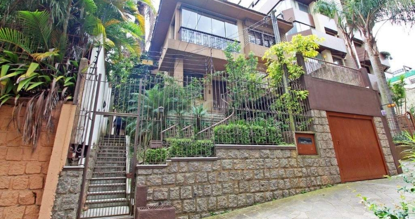 Casa para Venda - 464.5m², 3 dormitórios, sendo 1 suites, 3 vagas - Petrópolis