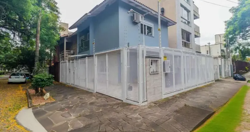 Casa com 3 quartos à venda na Rua das Caravelas, 88, Vila Ipiranga, Porto Alegre