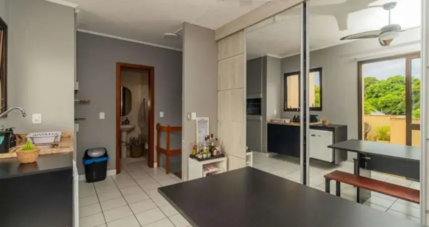 Cobertura semi mobiliada 1 dormitório,1 vaga,elevador no bairro Cristo Redentor