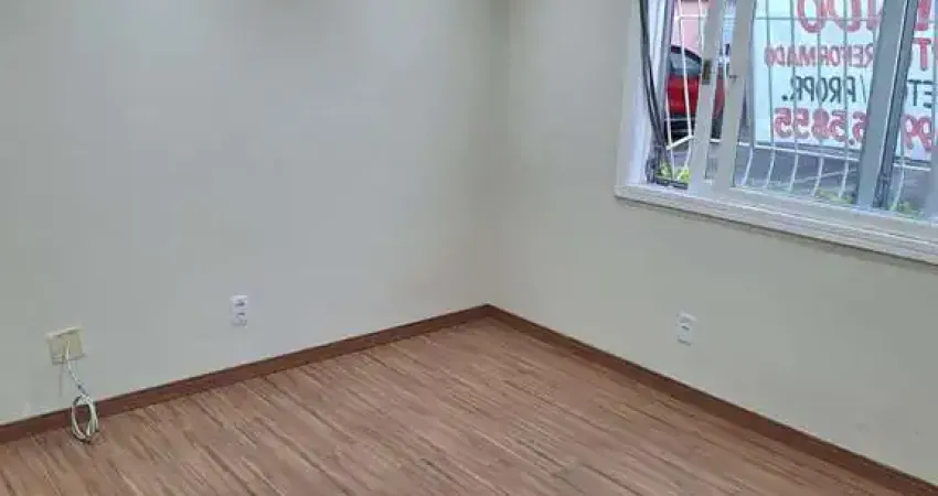 Apartamento 02 dormitórios com vaga de garagem escriturada descoberta