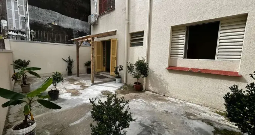 Apartamento garden, 1 quarto, pátio privativo, prox hospital de clinicas poa/rs